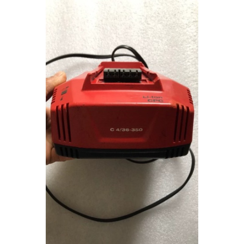Многовольтовая быстрая зарядна – обзор и цена Power Tools Station